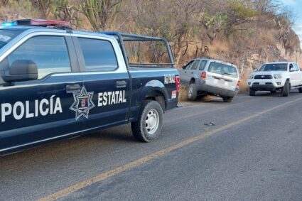 Zacatecanos detenidos en Calvillo por robo de camioneta
