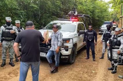 Marinos agreden a trabajadores