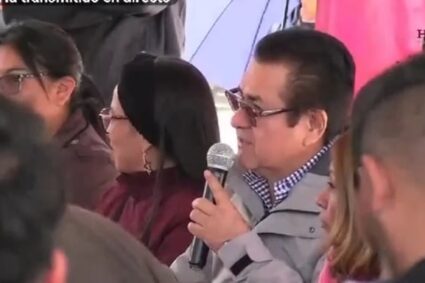 Secretario de Gobierno de Hidalgo promueve a jueza públicamente