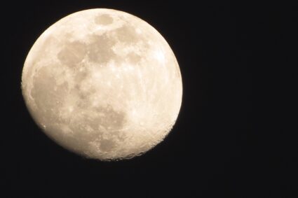 La cara asombrada de la luna