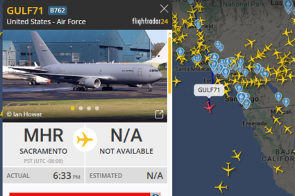 Cuarto avión se añade a maniobras militares frente a México