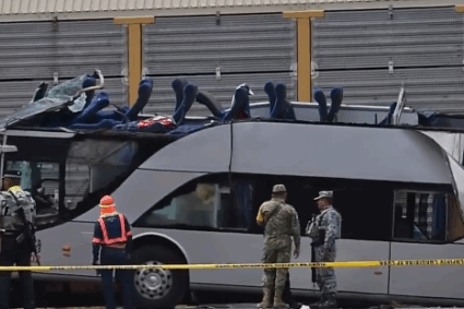 8 muertos y 45 lesionados por choque con tren en Edomex