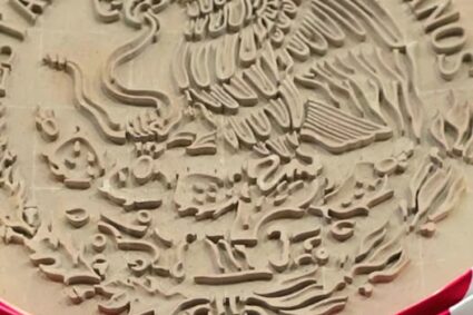 Diputado de Morena propone 9 años de cárcel por difundir memes y contenidos con IA