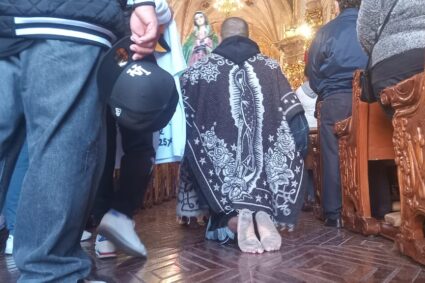 Miles de fieles visitan a “Lupita” en Aguascalientes