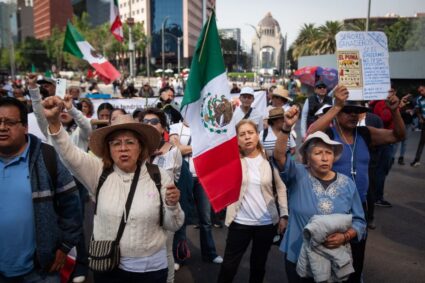 Sólo 300 personas en la marcha de la Generación Z