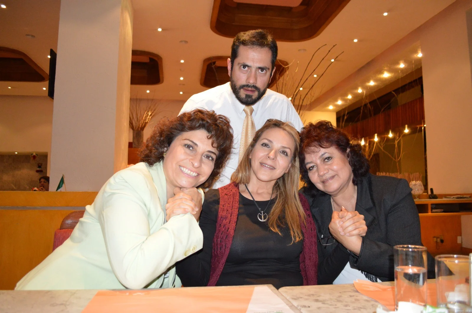 De izq a der: la abogada Ámbar Treviño Pérez, la periodista Guadalupe Lizárraga y la madre de Brenda Quevedo, Enriqueta Cruz, en 2016.