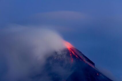 Filipinas declara Estado de Calamidad tras erupción de volcán