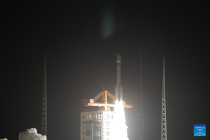 China inicia su programa de lanzamientos con un cohete más al espacio