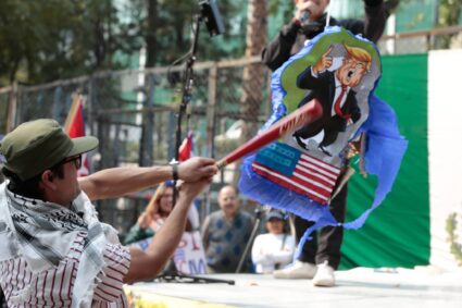 Marchan en la CDMX contra el intervencionismo de Estados Unidos