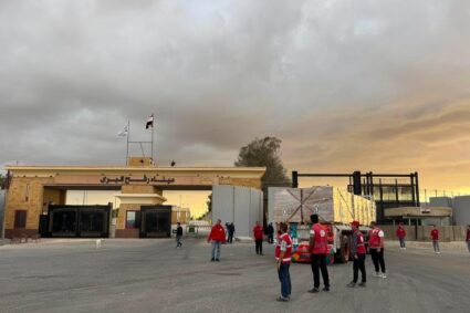 Heridos y enfermos palestinos, rumbo a Egipto