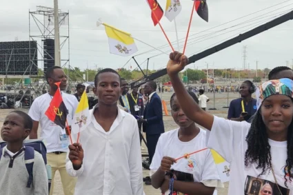 No confundir la religión con la superstición y la magia pide el Papa en Angola