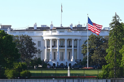 Renuncia jefa de inteligencia de Trump