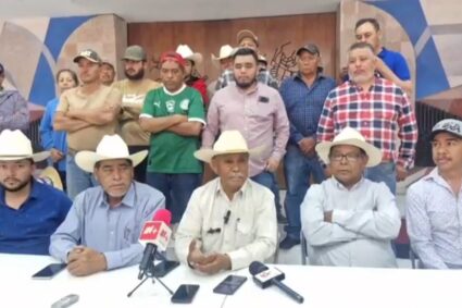 Monreal se la pasa borracho y drogado, asegura líder de frijoleros