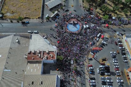 NI MORENA NI “ANDY” ENCIENDEN CHIHUAHUA: SIN CONTINGENTES FORÁNEOS, LA MARCHA SE QUEDA SOLA CON 400 MANIFESTANTES